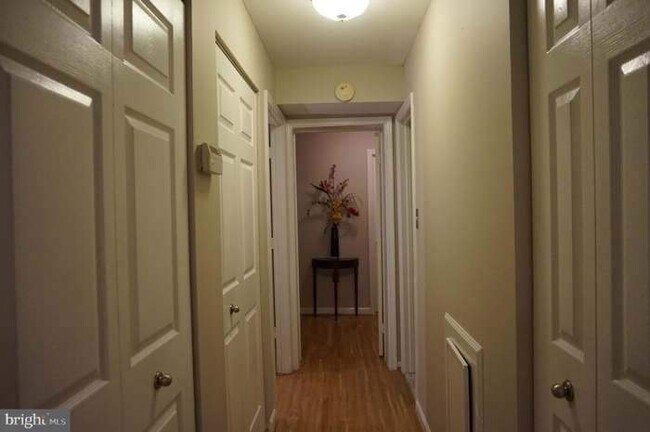 Building Photo - 5614 Bloomfield Dr