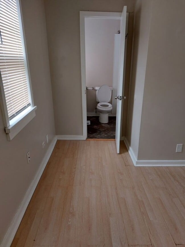 Building Photo - 4416-4418 E. Central