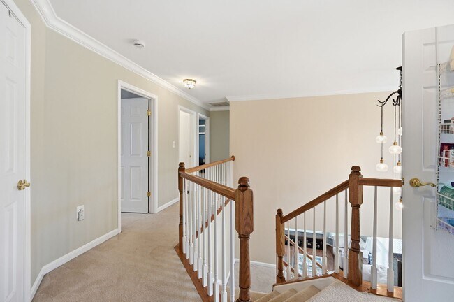 Building Photo - Spacious Home in a Great Leesburg Location