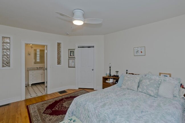 Building Photo - 25 Woodbridge St