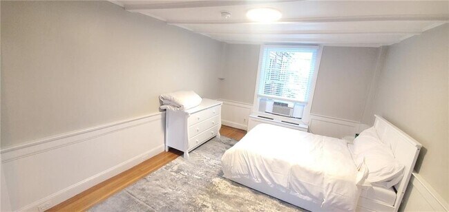 Building Photo - 130 Touro St