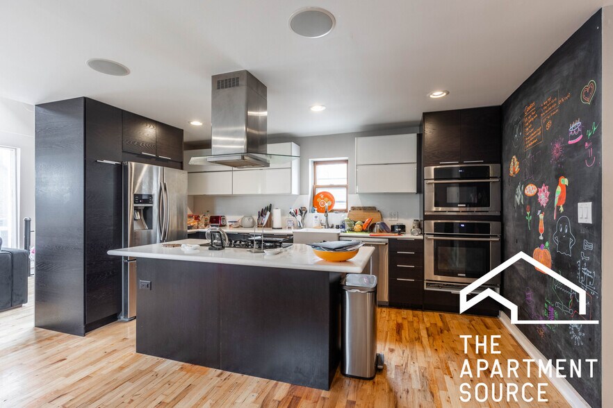 Building Photo - 1939 N Winchester Ave