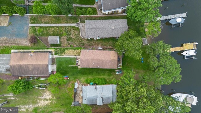 Building Photo - 332 Riverside Dr