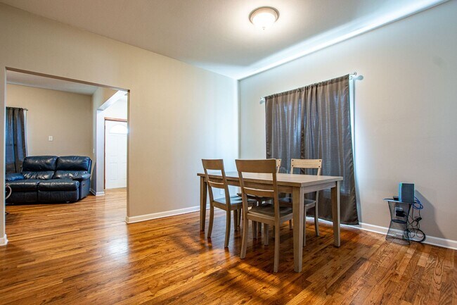 Building Photo - Cute 3 Bedroom / 1 Bath Home in Fremont!