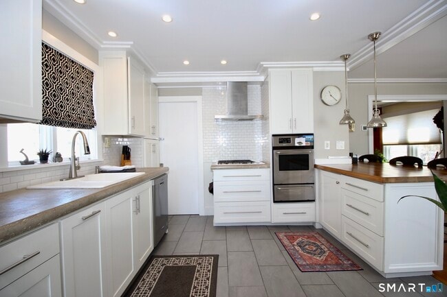 Building Photo - 25 Center Terrace