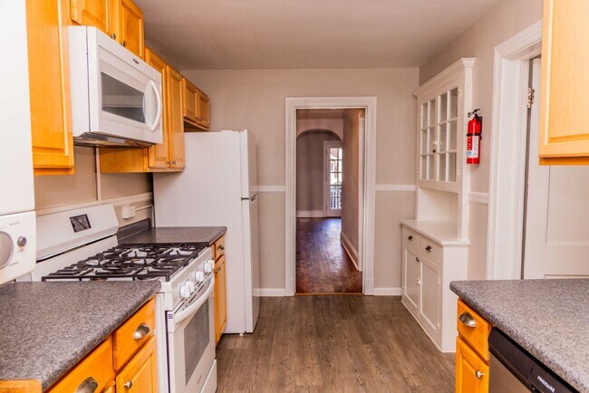 Building Photo - 3413 Stuart Ave