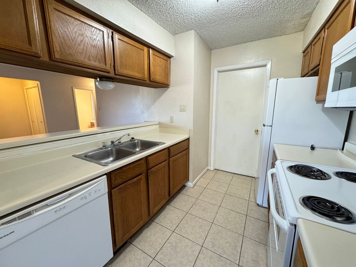 Building Photo - 1701 Cedarview Cir