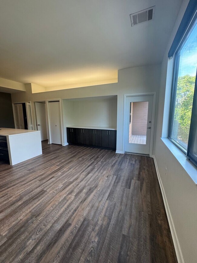 Interior Photo - KC Urban @ 63 Brookside