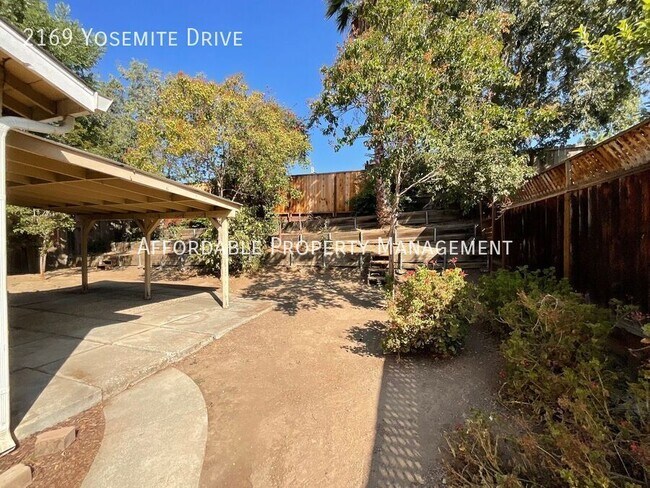 Building Photo - 2169 Yosemite Dr