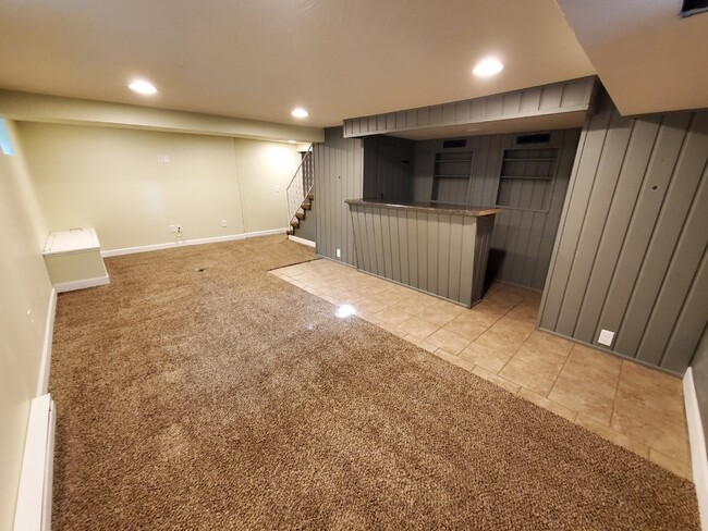 Building Photo - 4 BR with 2 FULL BA - Single Family Home i...