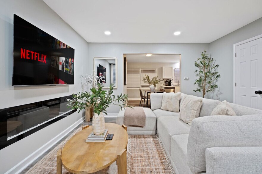 Building Photo - 508 S Warrington Rd