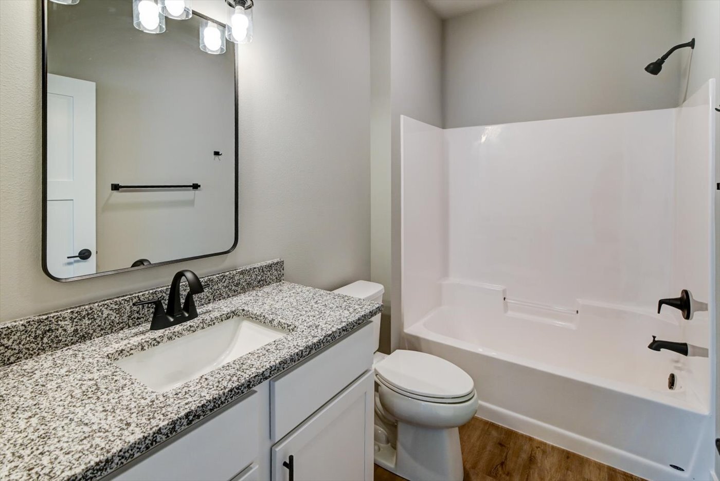Building Photo - 2940 Blue Grass Dr