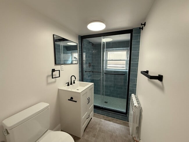 Building Photo - 102 S Raleigh Ave