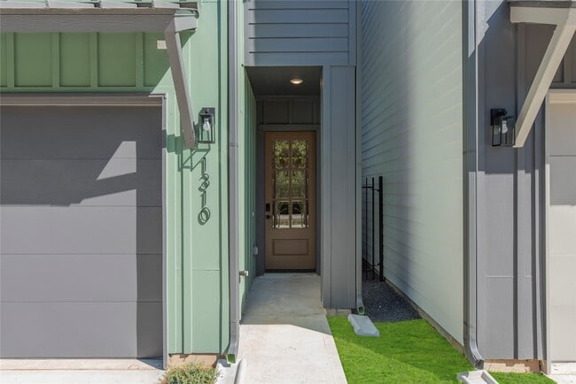 Building Photo - 1308 Neiman Ln