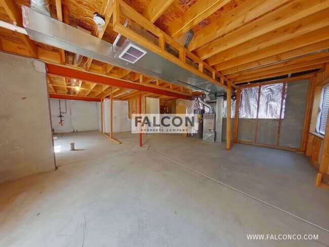 Building Photo - 6536 Graymont Dr