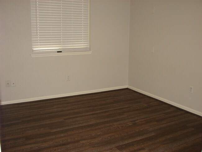 Building Photo - 7010 Buchanan Dr