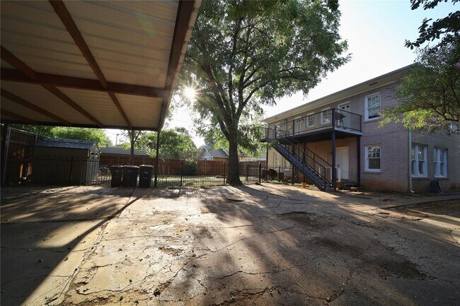 Building Photo - Rosedale Duplex