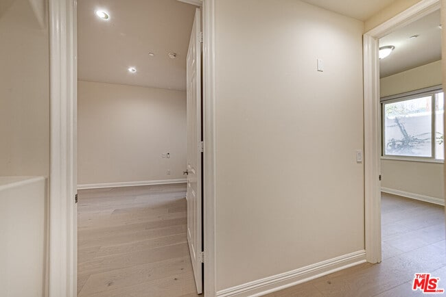 Building Photo - 143 N Arnaz Dr