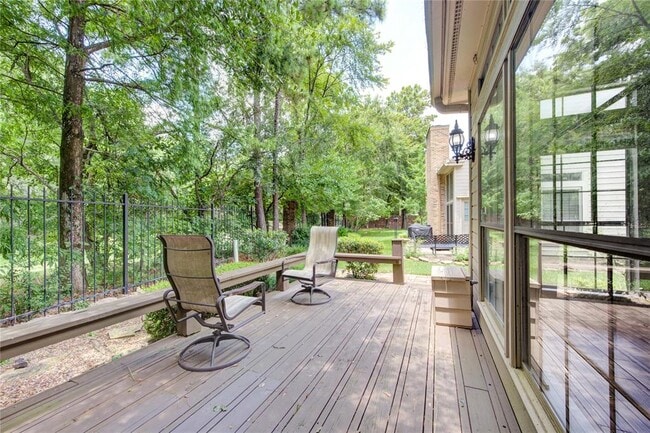Building Photo - 25 Fairway Oaks Pl
