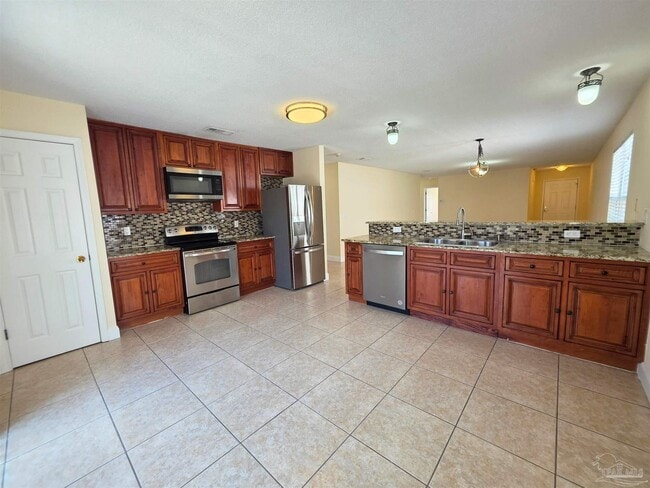 Building Photo - 1028 Antigua Cir