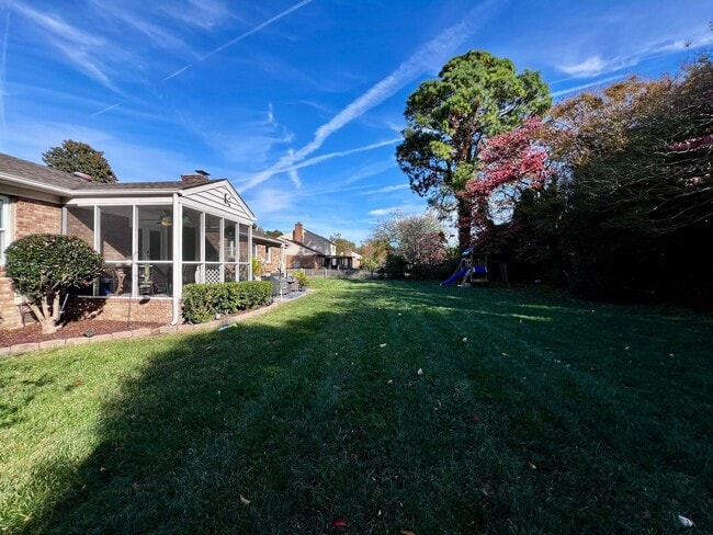 Building Photo - Beautiful All-Brick Ranch in the Heart of Kings Grant!