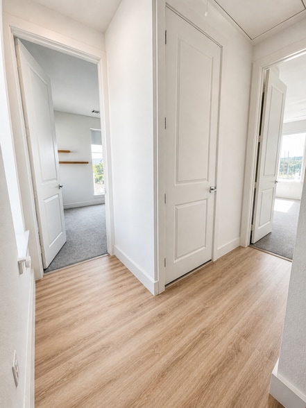3rd floor with 2 bedrooms and laundry - 5605 Bryan Pky