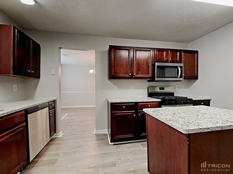 Building Photo - 1051 Summer Cypress Dr
