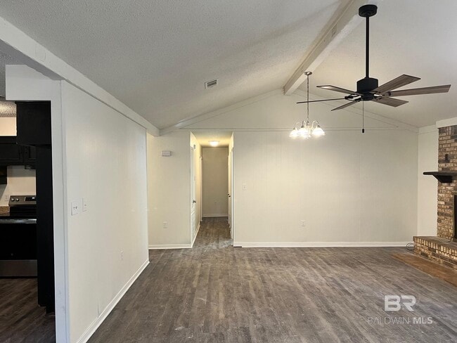 Building Photo - 803 Camellia Ln