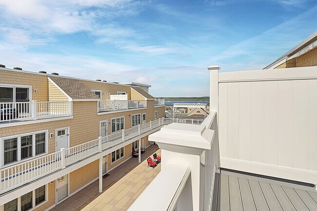 Building Photo - 128 Ashworth Ave