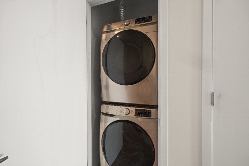 Building Photo - 806 Olympic St