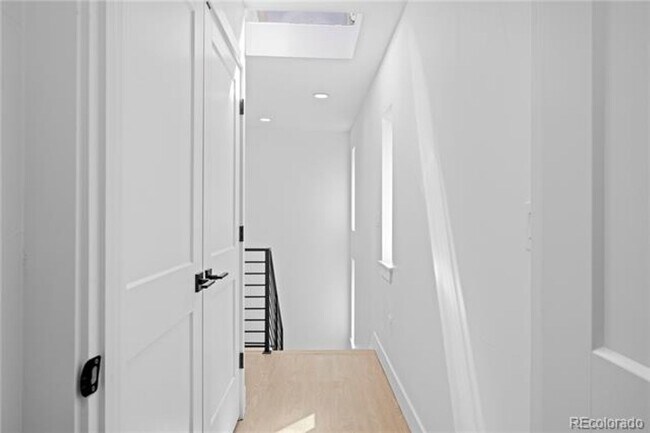 Building Photo - First Month on Us!  Gorgeous Contemporary ...