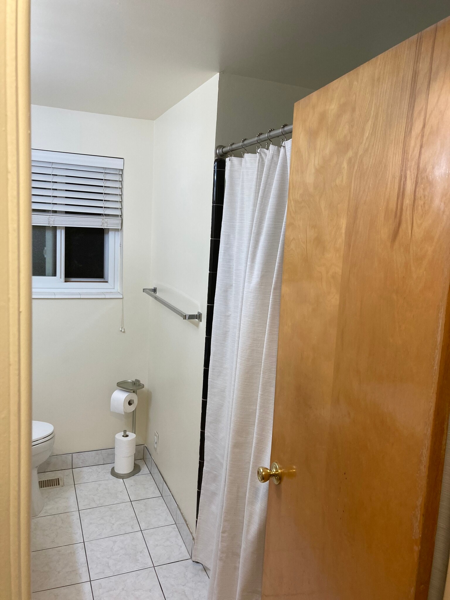 Main Bathroom - 615 E 250 N