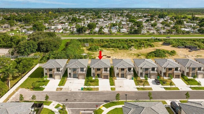 Building Photo - 1119 NW 1st St