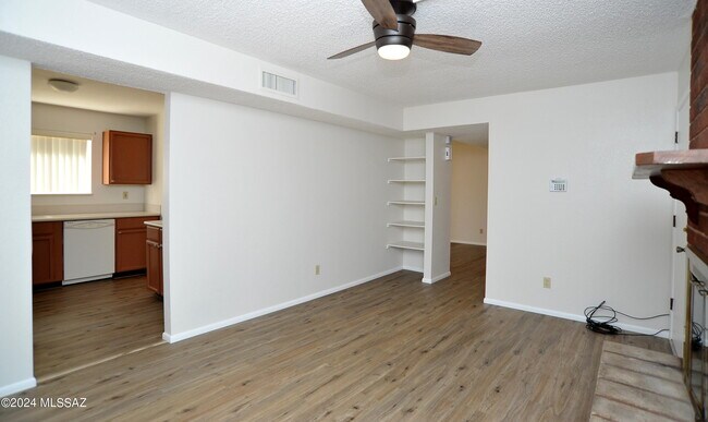 Building Photo - 3777 W Horizon Hills Dr