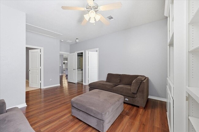 Building Photo - 2490 Amberwood Dr