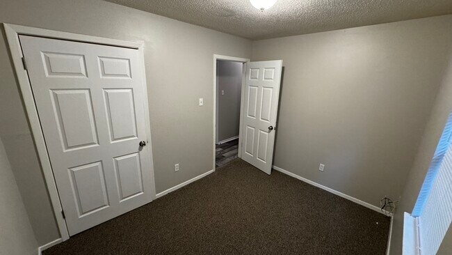 Building Photo - 4264 Double Tree St