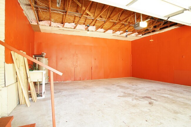 Building Photo - 1320 N Liberty St