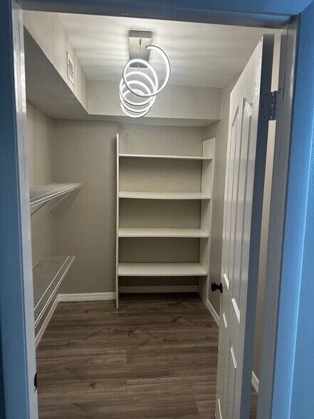 Building Photo - 403 NW 68th Ave