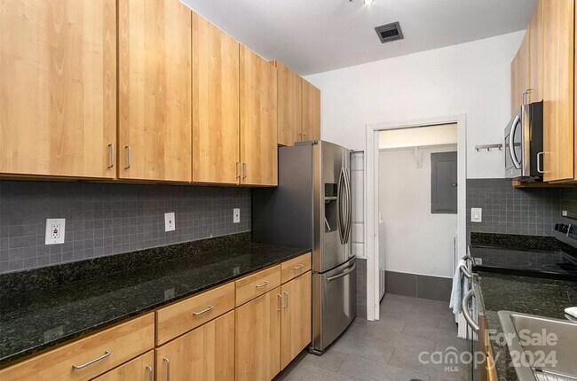 Building Photo - Asheville Condo Rental