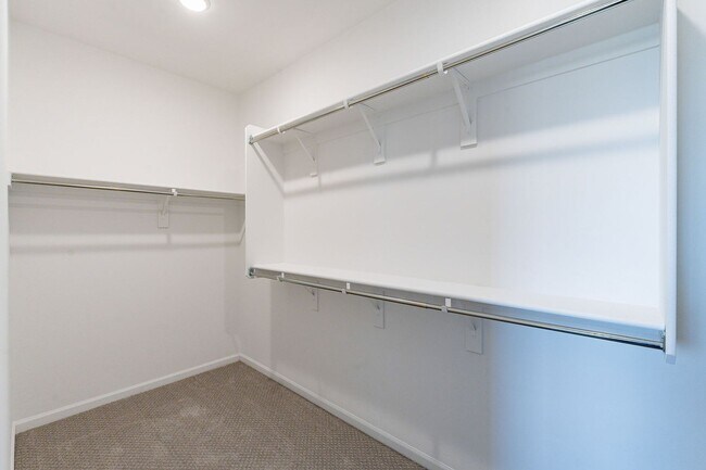 Building Photo - Pending/ Rented - New Mattamy Home!