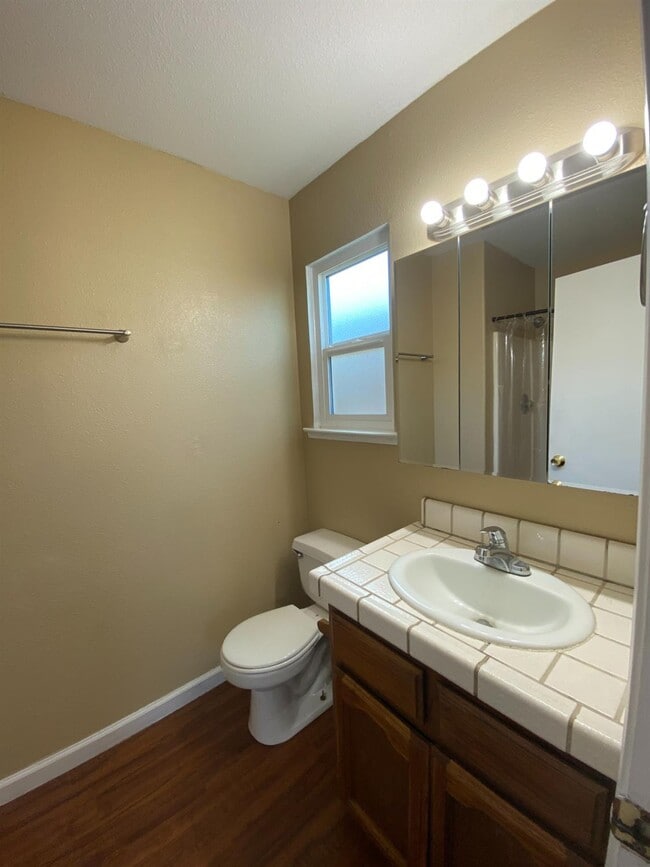 Building Photo - 367 Strauss Ln
