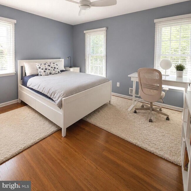 Building Photo - 4912 Bexley Ln