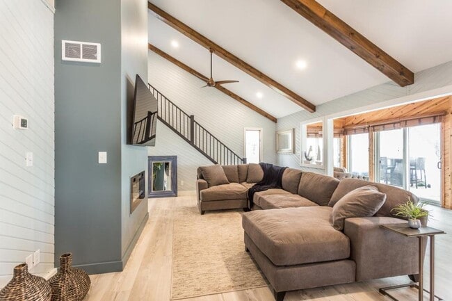 Building Photo - 11037 E Village Cir