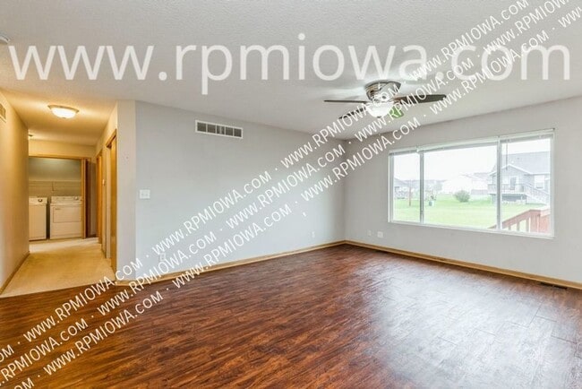 Building Photo - 908 SW 47th Cir