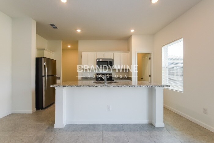 Building Photo - 1650 Effra Wy