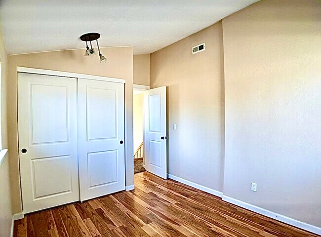 Building Photo - 8010 SE Henry St