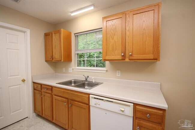 Building Photo - 2289 Wyatt St