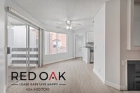 Building Photo - 350 S Reno St