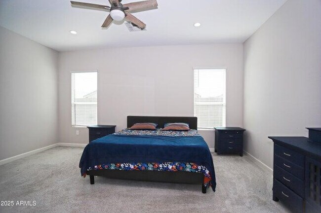 Building Photo - 10549 W Albert Ln