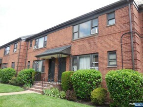 Building Photo - 2175 Central Rd